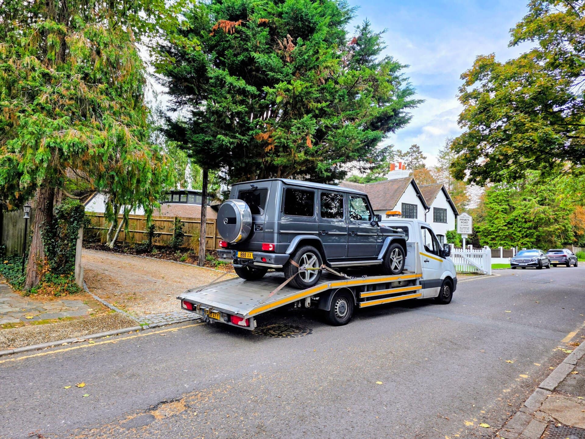 Mercedes-Benz G-Class SUV on a flatbed tow truck for expert luxury car recovery Fulham and professional breakdown recovery SW6.