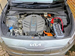 Professional Kia Niro EV jump start service Wimbledon by a qualified IMI technician using NOCO equipment for a flat battery.
