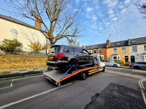 Mercedes GLS emergency car recovery Chiswick — 24 hour flatbed tow truck service W4 London Auto Towing