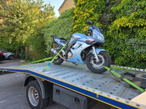 Suzuki SV650 motorbike recovery Chiswick — secure flatbed towing service W4 London Auto Towing